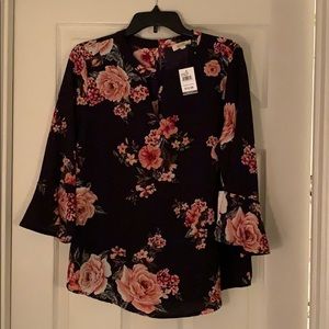 Women’s Tunic-style blouse